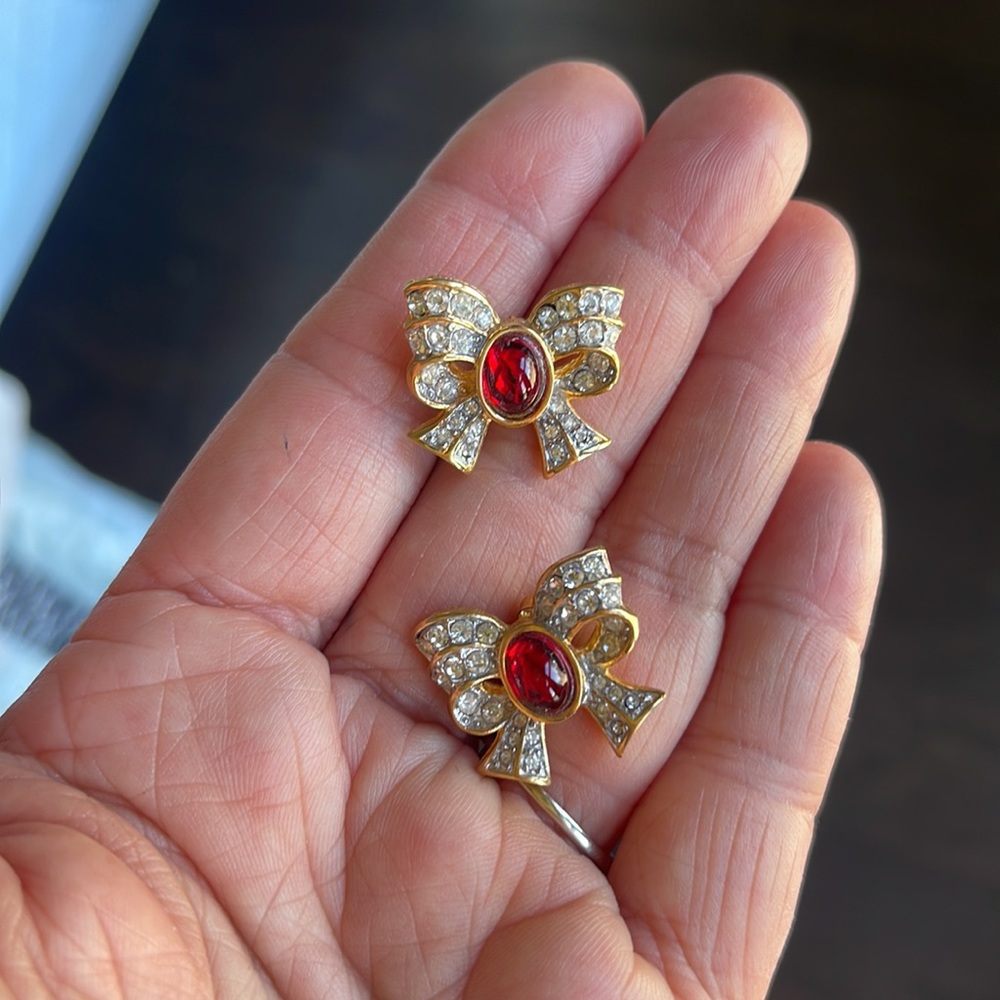 VINTAGE RICHLEU EARRINGS